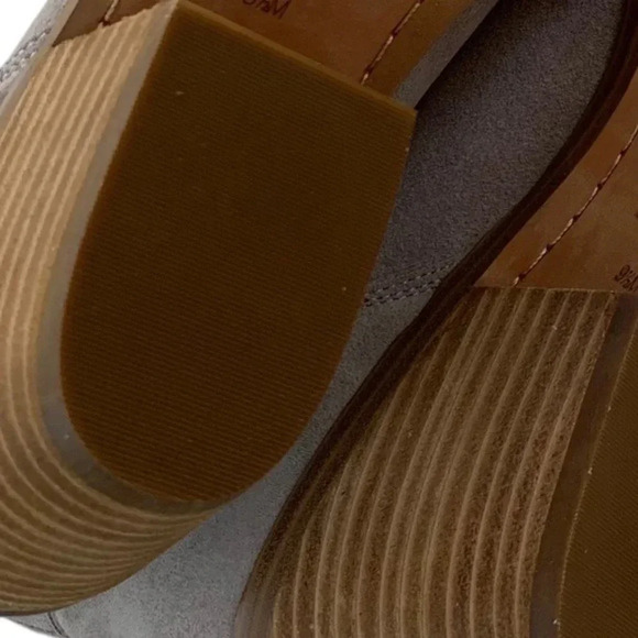 Marc Fisher Suede Leather Teona Light Grey Ankle Cowboy Boot Size 7.5 NWT - Picture 14 of 15